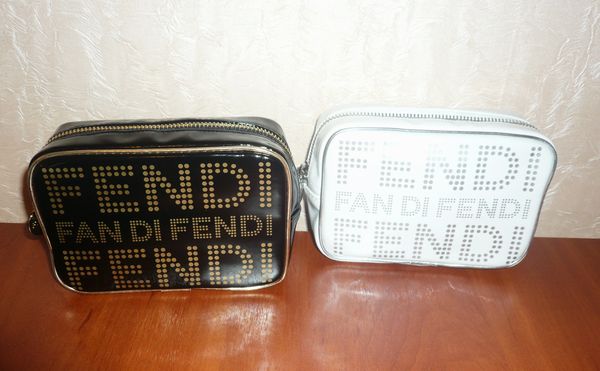 Косметички Fendi