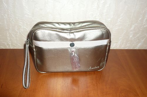 Косметичка Guerlain золотая с кисточкой размер 17* 5,5*11